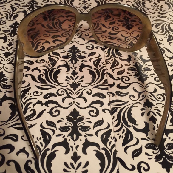 Marc Jacobs Sunglasses 😎 - Picture 3 of 4