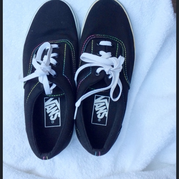 ❌SOLD❌Black Vans Era with Rainbow detail - Picture 2 of 4