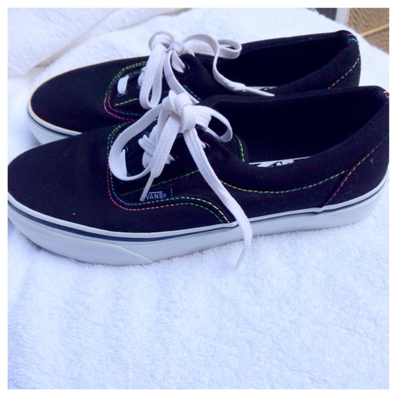 ❌SOLD❌Black Vans Era with Rainbow detail - Picture 4 of 4