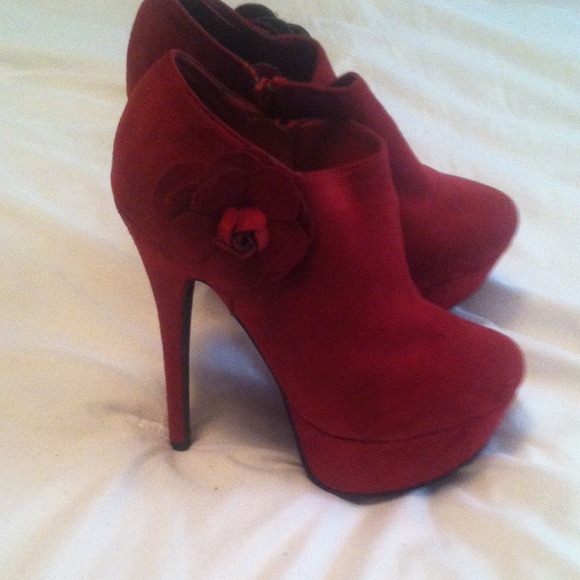 Dark red 6" booties