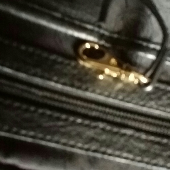 Micheal KORS leather hand bag - Picture 3 of 3