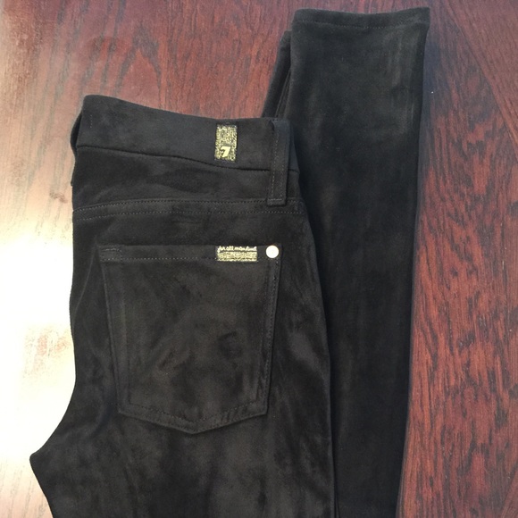 Seven7 sueded skinny jeans. Black. Size 26.