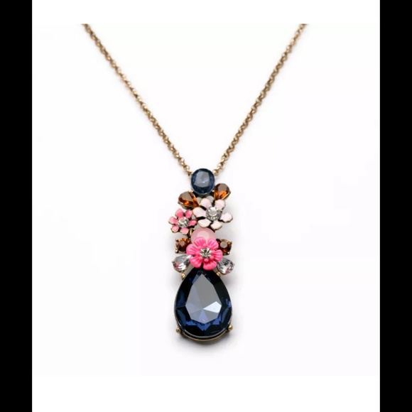 Sandra's Treasures Jewelry - NEW Blue water drop crystal flowers necklace