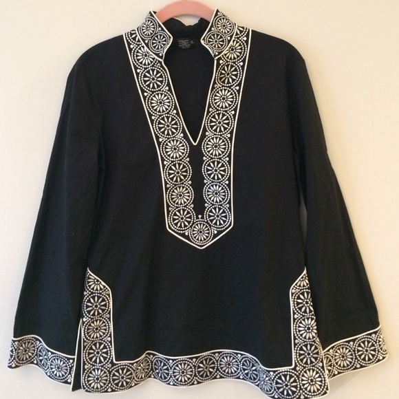 Tunic in black with white trim - Picture 1 of 3