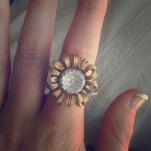 Gold flower ring