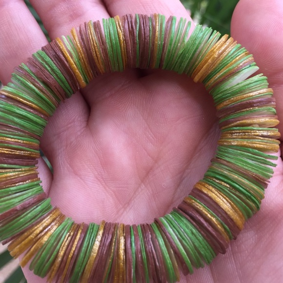 Shell Bracelet - Picture 3 of 3