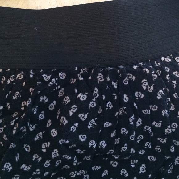 A is for Audrey black floral skirt - Picture 3 of 3