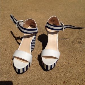 Edge hill sandals