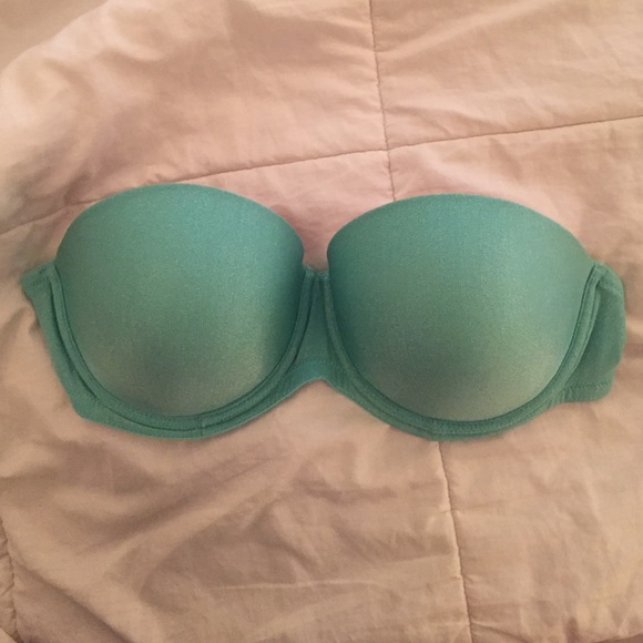 PINK Wear-Everywhere Strapless Push-up