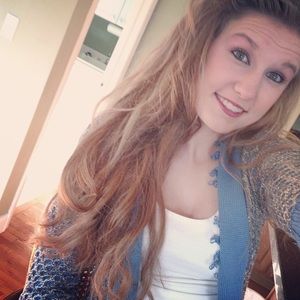 💋 meet your seller! 💋