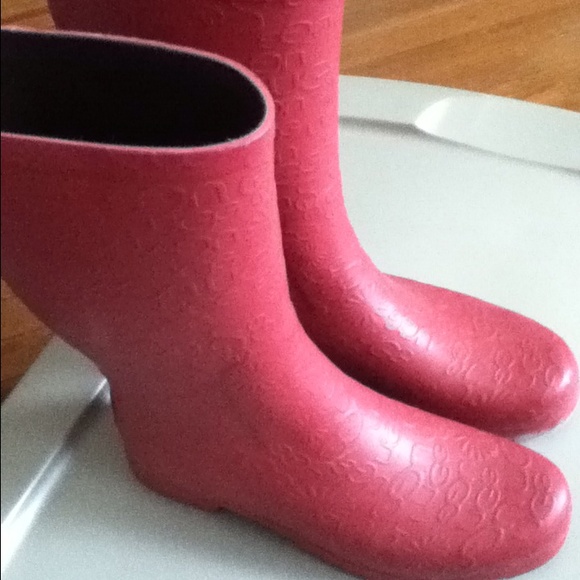 Uggs rain boots