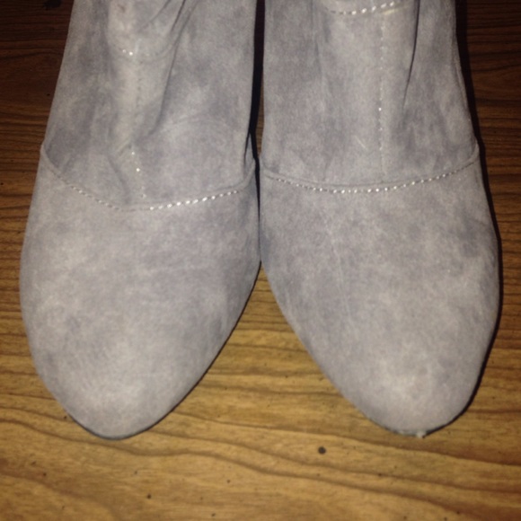 Ankle booties - Picture 2 of 4