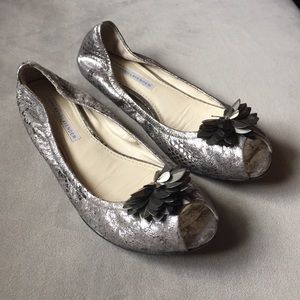 Vera Wang Lavender open-toe flat (size 7.5)