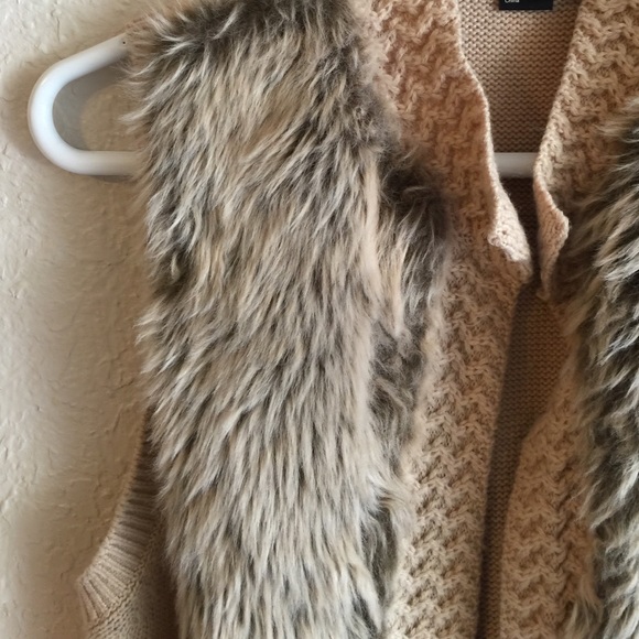 Fur lined long vest - Picture 2 of 3