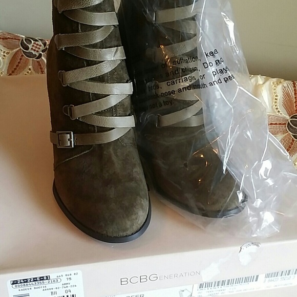 Shoes - Picture 2 of 3