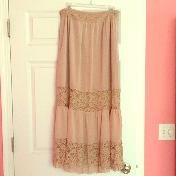 Lace Maxi skirt