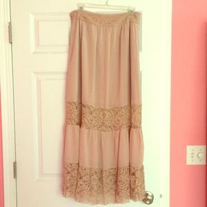 Lace Maxi skirt