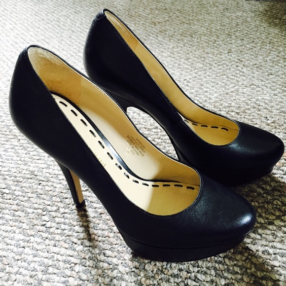 Enzo Angiolini Women smile pump，black