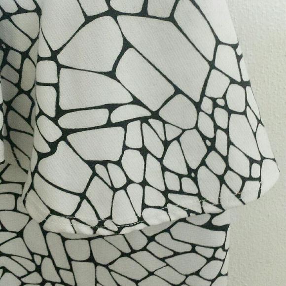 Black and White Peplum Dress - Picture 4 of 4