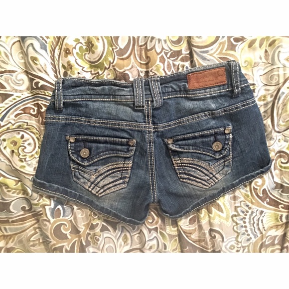 🌾SALE🌾Distressed Denim Short Shorts - Picture 2 of 4