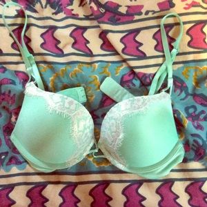 Victoria's Secret Miraculous 32A
