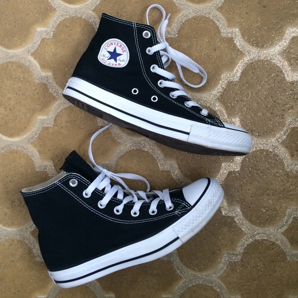 black and white converse chuck taylor all-stars