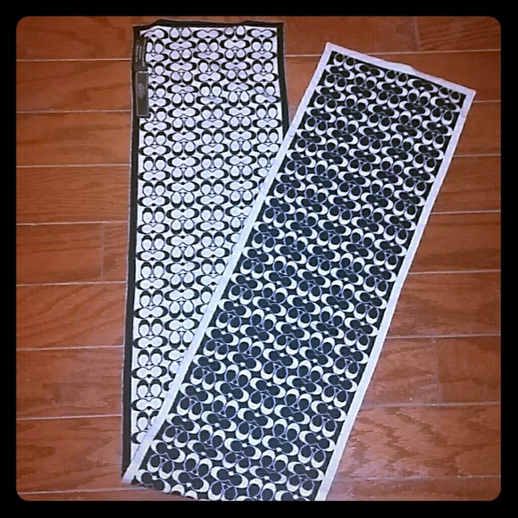 Authentic reversible coach scarf