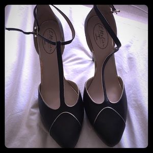 T strap black with gold trim Mary Jane