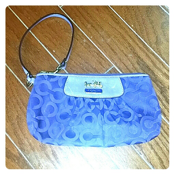 Authentic coach clutch