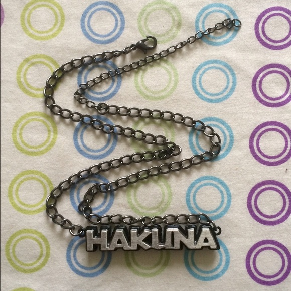 Lion King Hakuna Matata pendant necklace - Picture 2 of 3