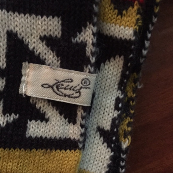 Reversible Aztec print Levi's Scarf!!! - Picture 3 of 4