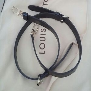 Louis vuitton bag string