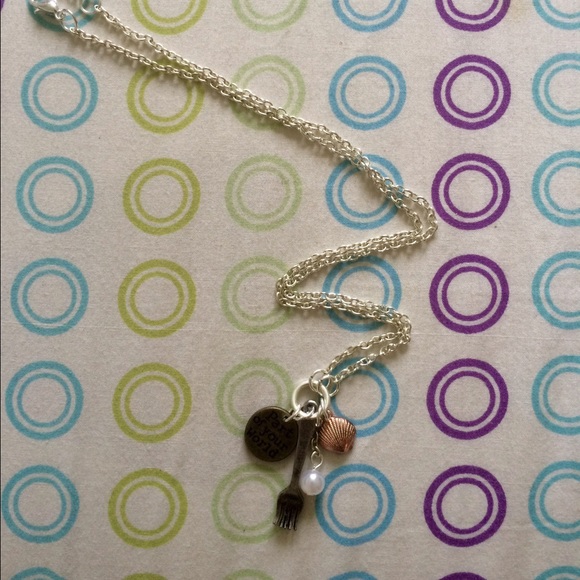 Part of your world Ariel pendant - Picture 2 of 2