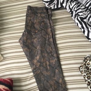 Flying monkey jeans .