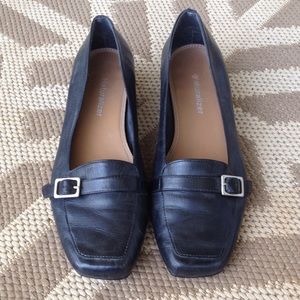 Naturalizer black leather flats