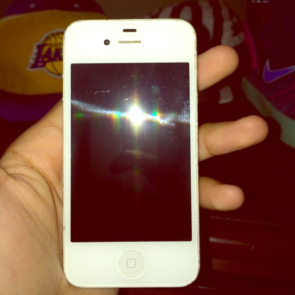 iPhone 4 / 16 GB / White / AT&T