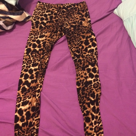 Cheetah print leggings