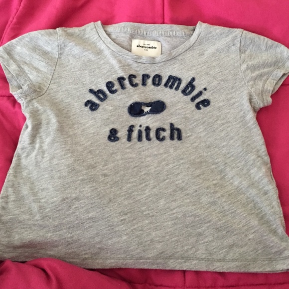 Abercrombie & Fitch cropped gray shirt