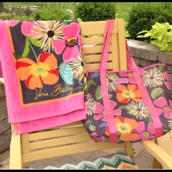***ISO JAZZY BLOOMS TOWEL***