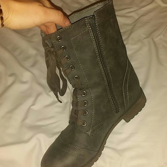 Boots - Picture 2 of 3