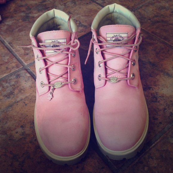 ❌SOLD❌ Bubble gum pink timberlands!