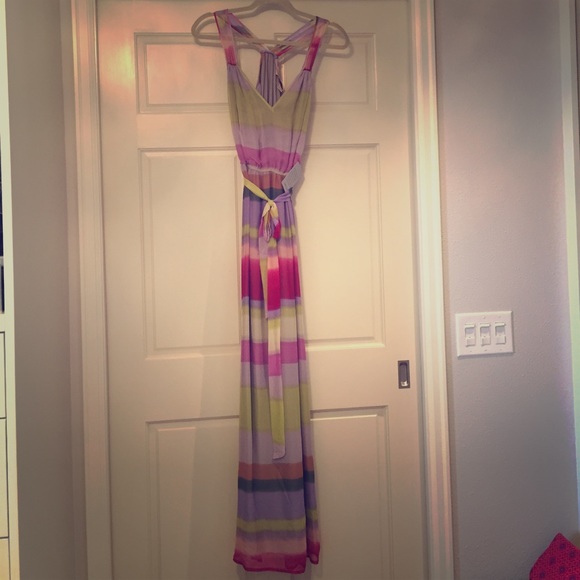 👗BNWT Presley Skye size S maxi dress
