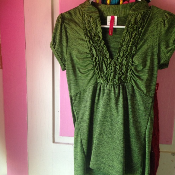 Tie back green top