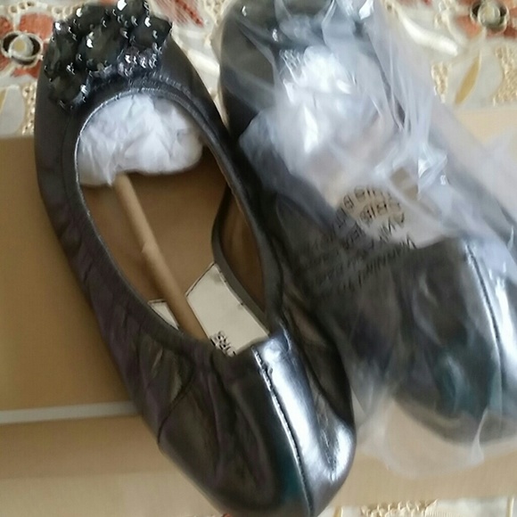 Shoe - Picture 3 of 3