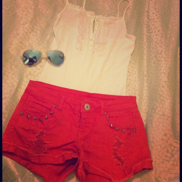 ❌❌Red Studded Shorts ❌❌size 3