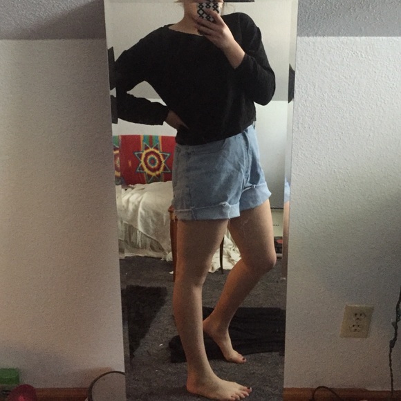 Black quilted cropped pullover