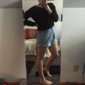 Black quilted cropped pullover