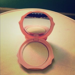 pigmented highlighter