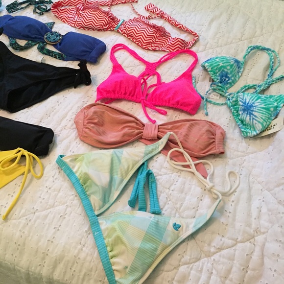 Bikinis - Picture 2 of 4