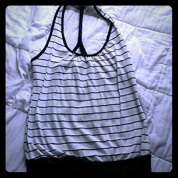 Lightweight tank perfect for summer! - Picture 1 of 2